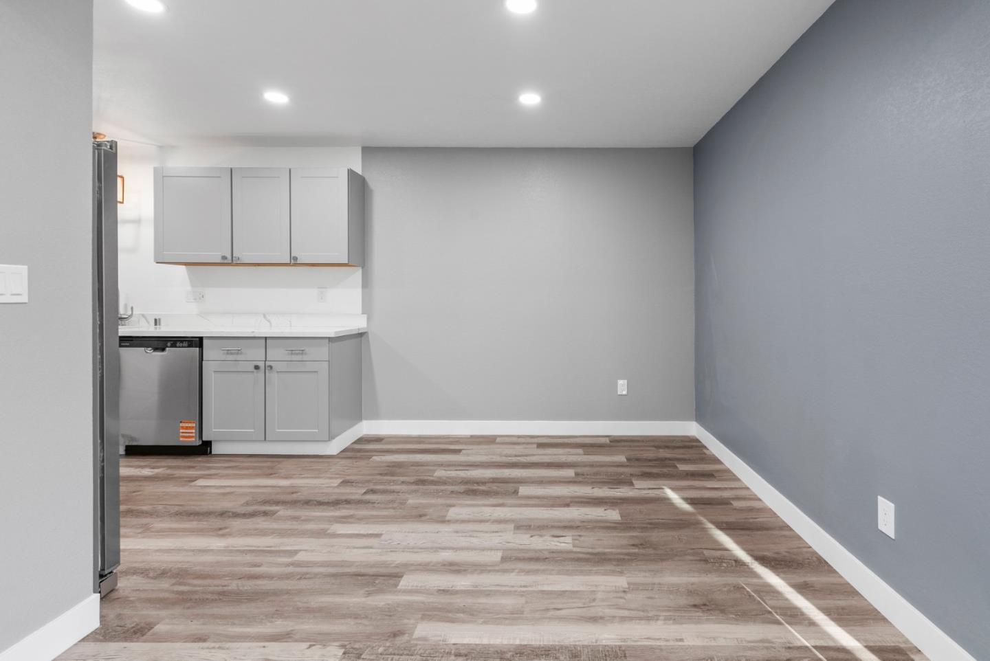 Detail Gallery Image 17 of 40 For 912 Acosta Plz #11,  Salinas,  CA 93905 - 4 Beds | 1/1 Baths