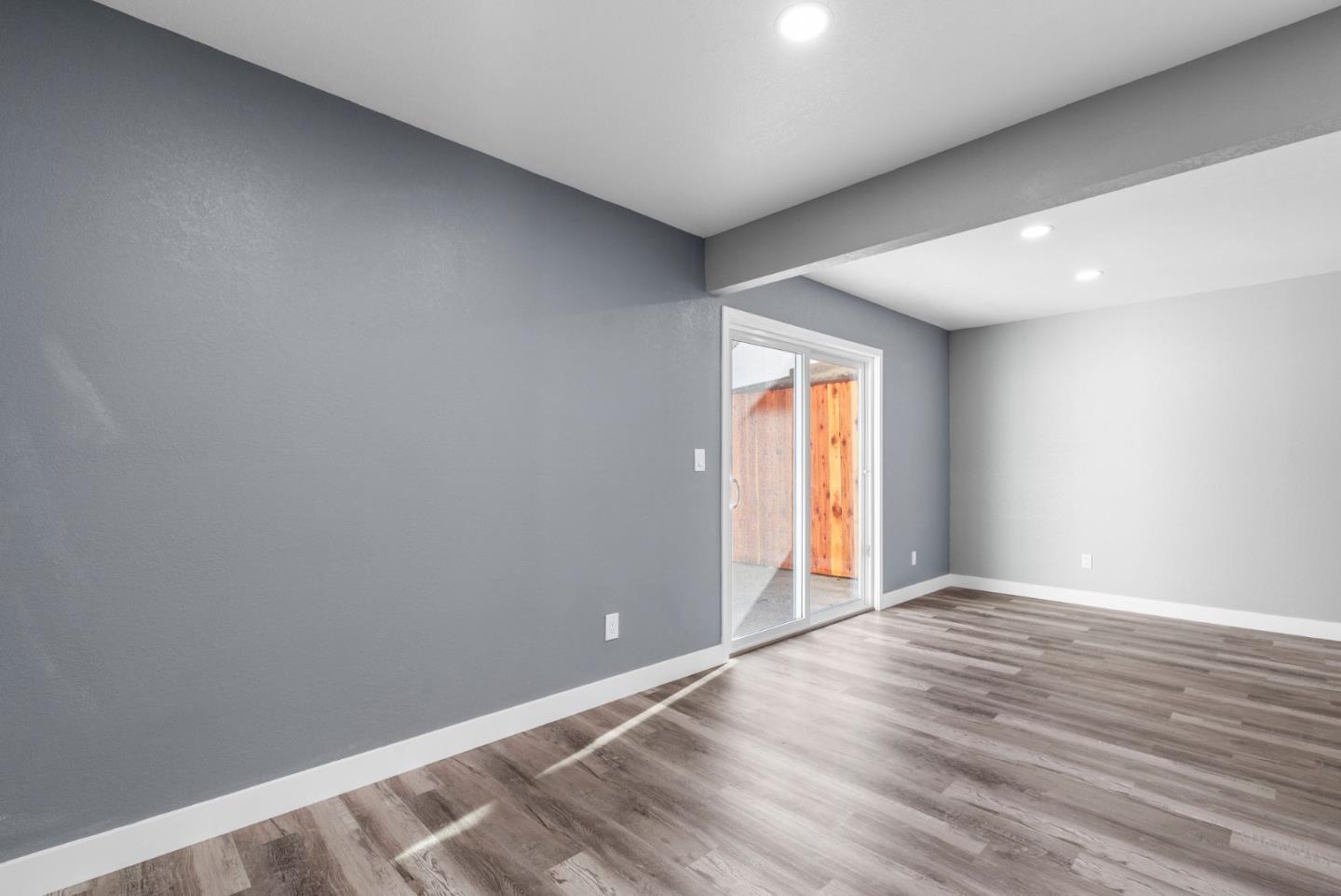 Detail Gallery Image 18 of 40 For 912 Acosta Plz #11,  Salinas,  CA 93905 - 4 Beds | 1/1 Baths