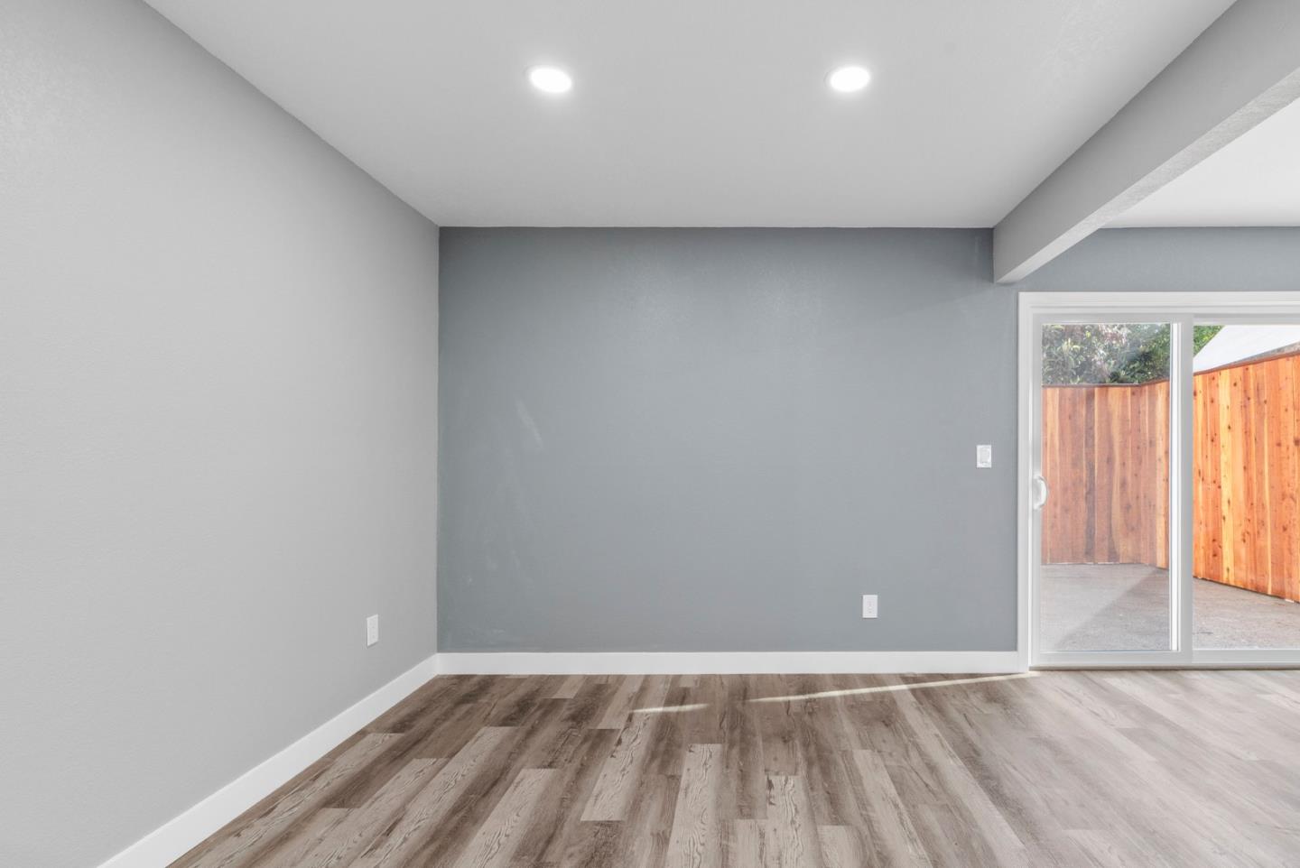 Detail Gallery Image 19 of 40 For 912 Acosta Plz #11,  Salinas,  CA 93905 - 4 Beds | 1/1 Baths