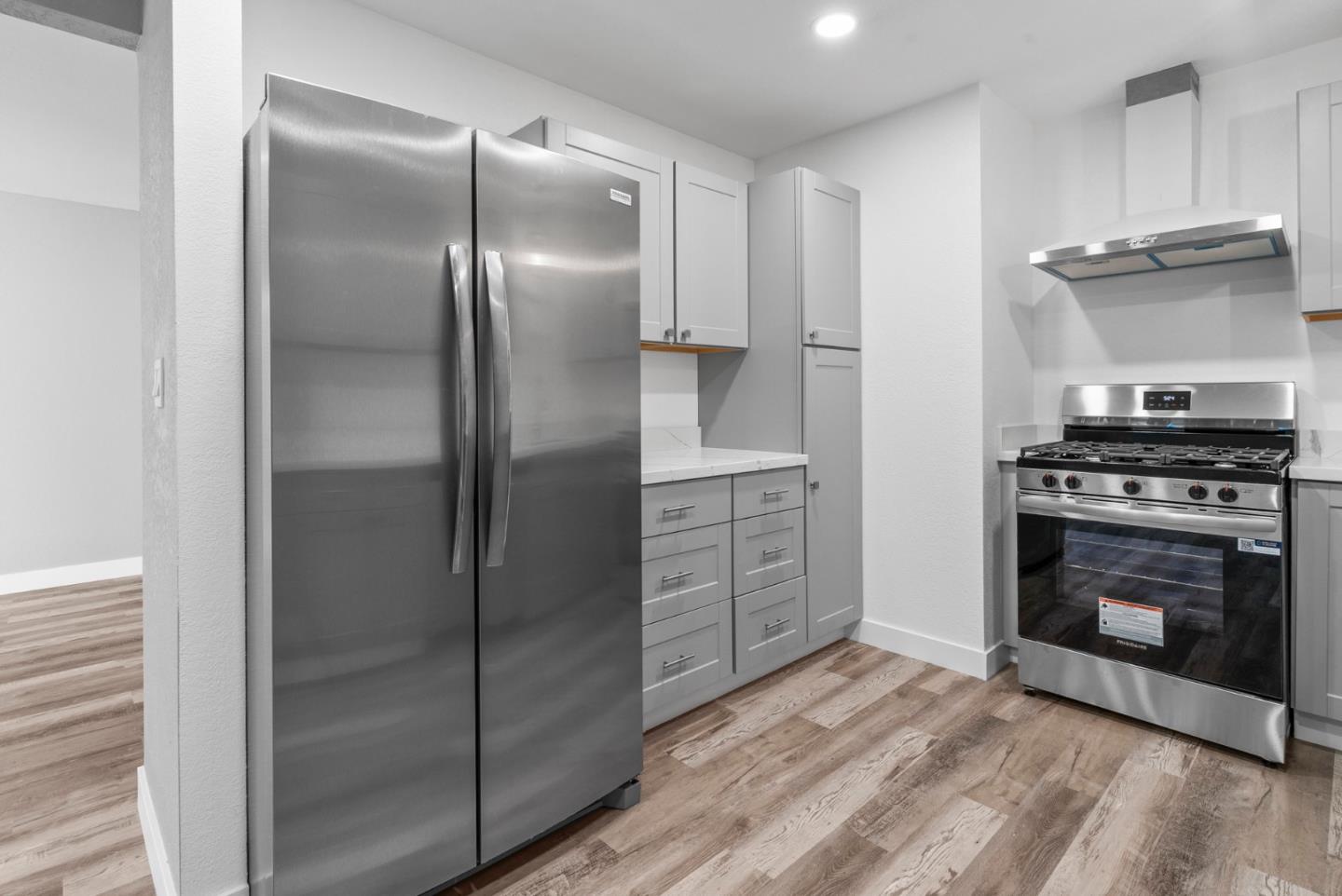 Detail Gallery Image 24 of 40 For 912 Acosta Plz #11,  Salinas,  CA 93905 - 4 Beds | 1/1 Baths