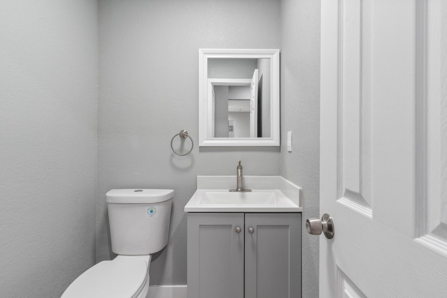 Detail Gallery Image 26 of 40 For 912 Acosta Plz #11,  Salinas,  CA 93905 - 4 Beds | 1/1 Baths