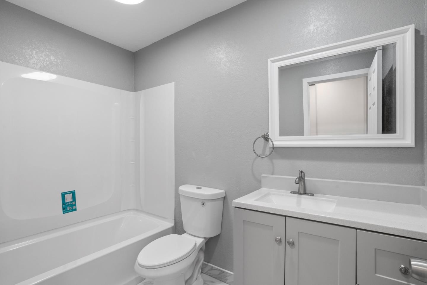 Detail Gallery Image 33 of 40 For 912 Acosta Plz #11,  Salinas,  CA 93905 - 4 Beds | 1/1 Baths