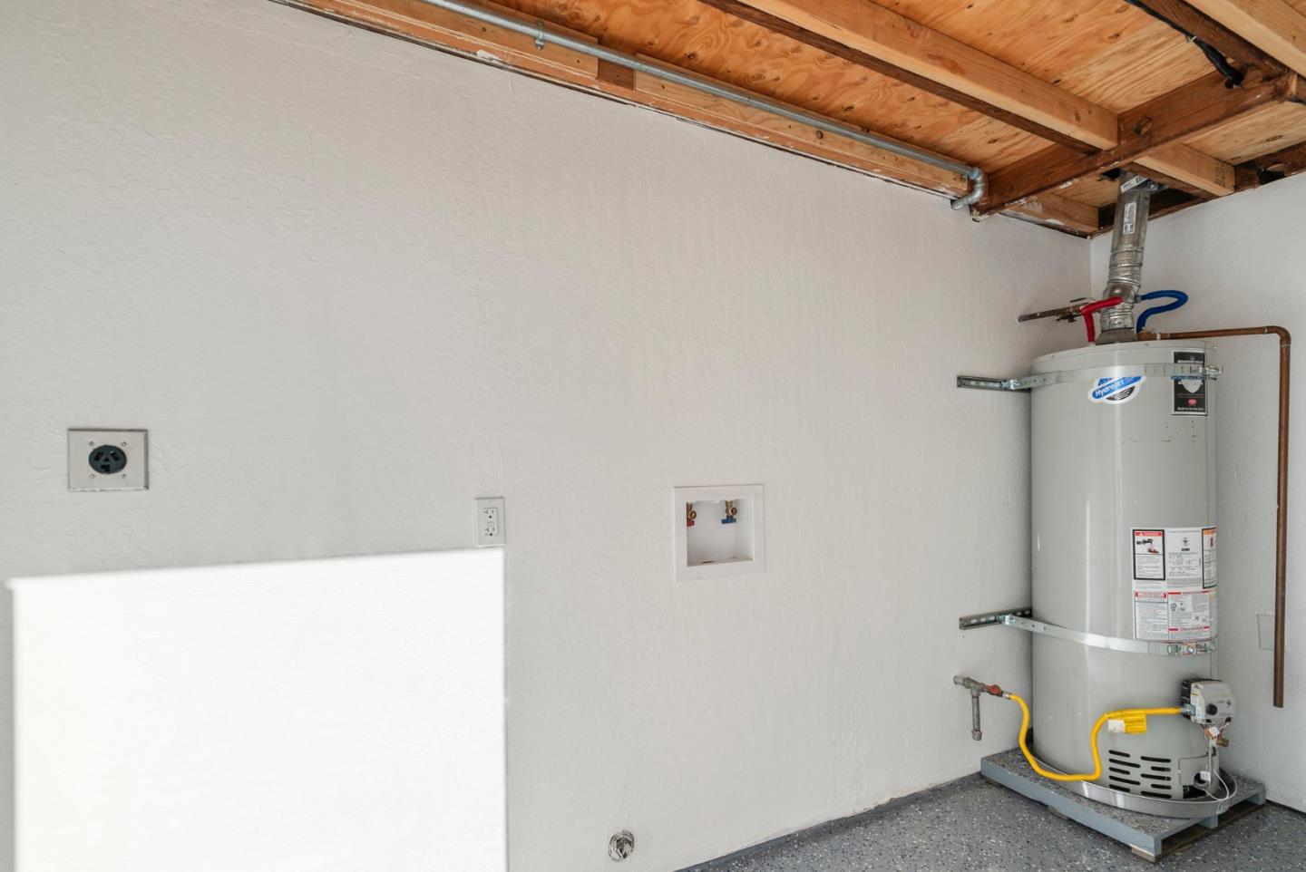 Detail Gallery Image 40 of 40 For 912 Acosta Plz #11,  Salinas,  CA 93905 - 4 Beds | 1/1 Baths