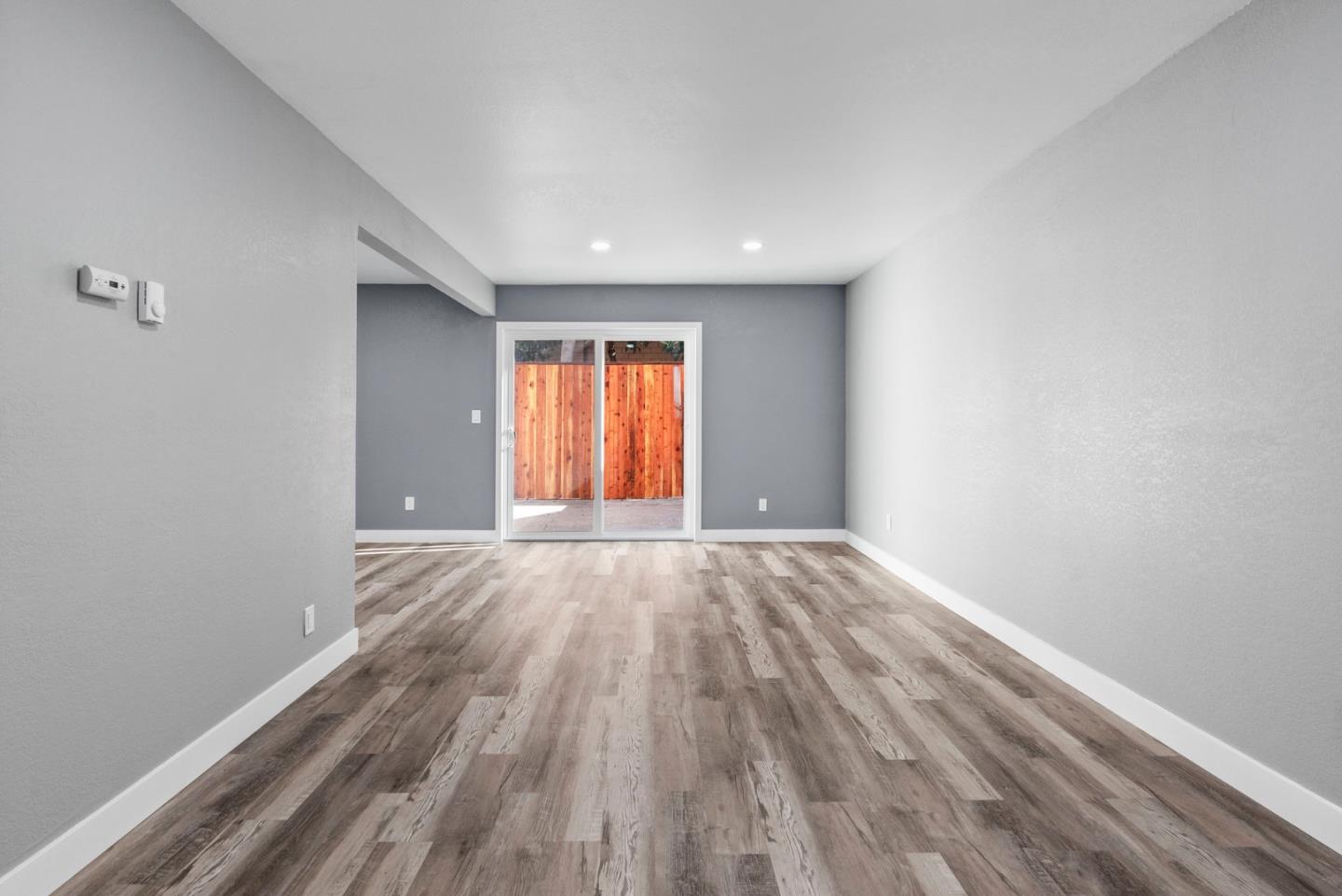 Detail Gallery Image 8 of 40 For 912 Acosta Plz #11,  Salinas,  CA 93905 - 4 Beds | 1/1 Baths