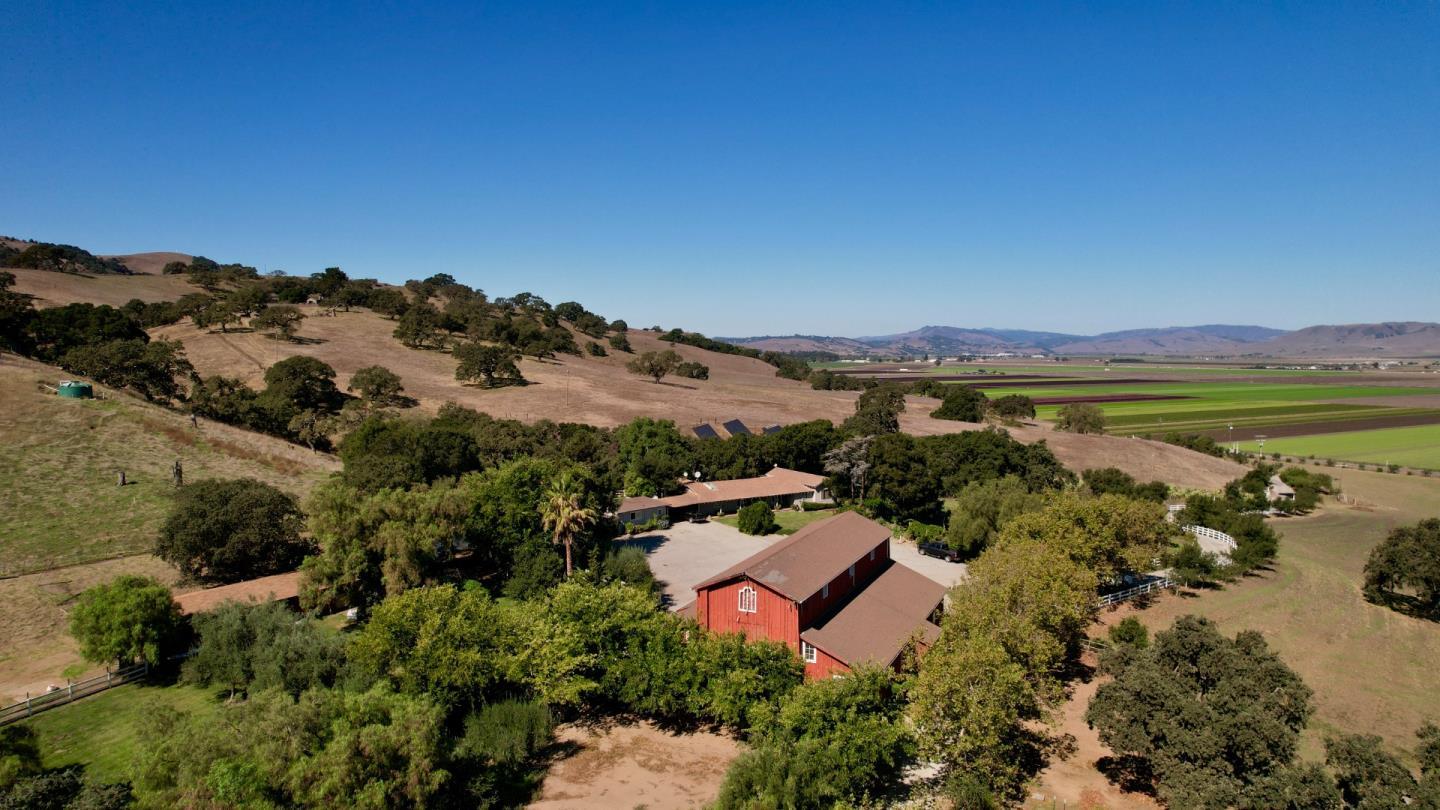 Detail Gallery Image 4 of 24 For 547 Mission Vineyard Rd, San Juan Bautista,  CA 95045 - – Beds | – Baths