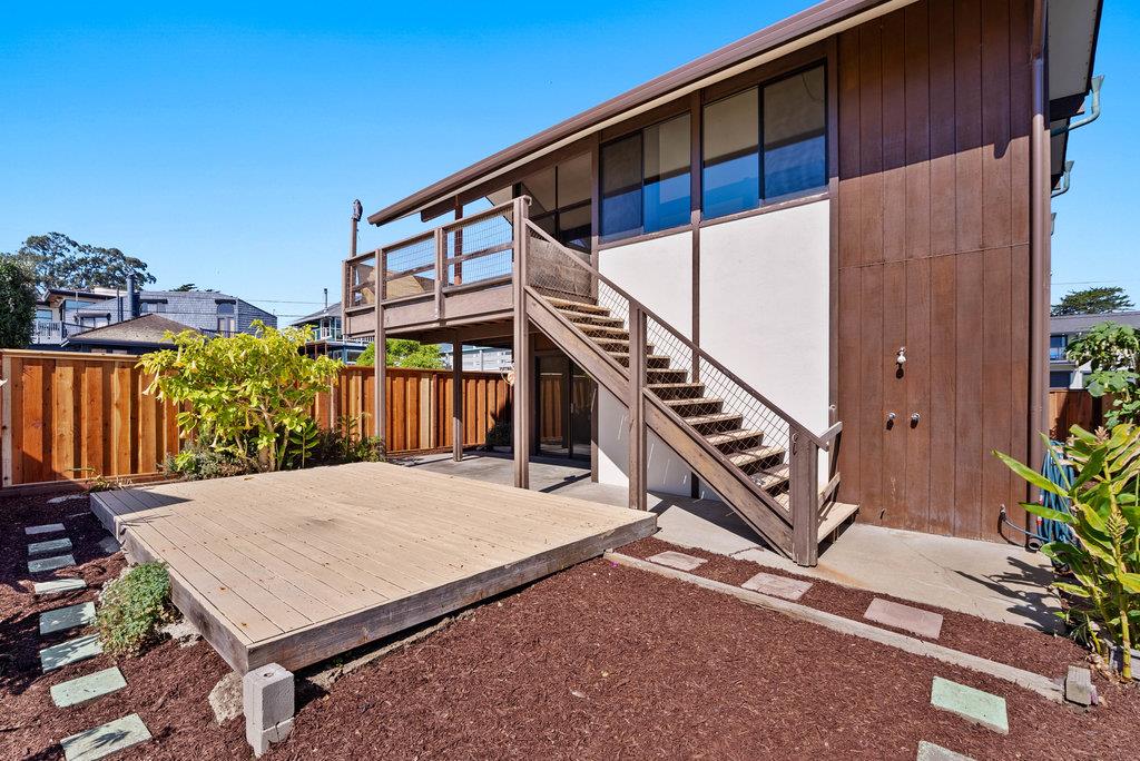 Detail Gallery Image 10 of 47 For 22104 E Cliff Dr, Santa Cruz,  CA 95062 - 3 Beds | 2 Baths