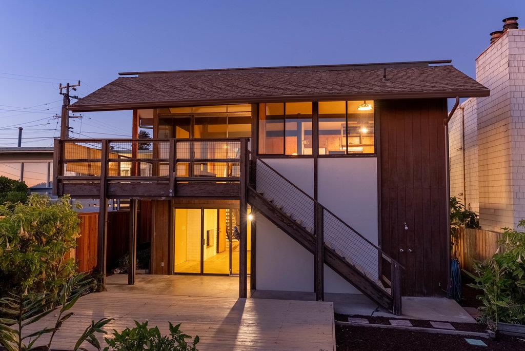 Detail Gallery Image 12 of 47 For 22104 E Cliff Dr, Santa Cruz,  CA 95062 - 3 Beds | 2 Baths