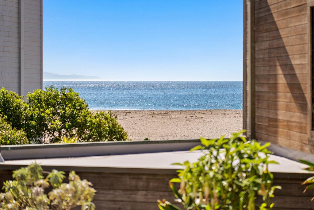 Detail Gallery Image 13 of 47 For 22104 E Cliff Dr, Santa Cruz,  CA 95062 - 3 Beds | 2 Baths