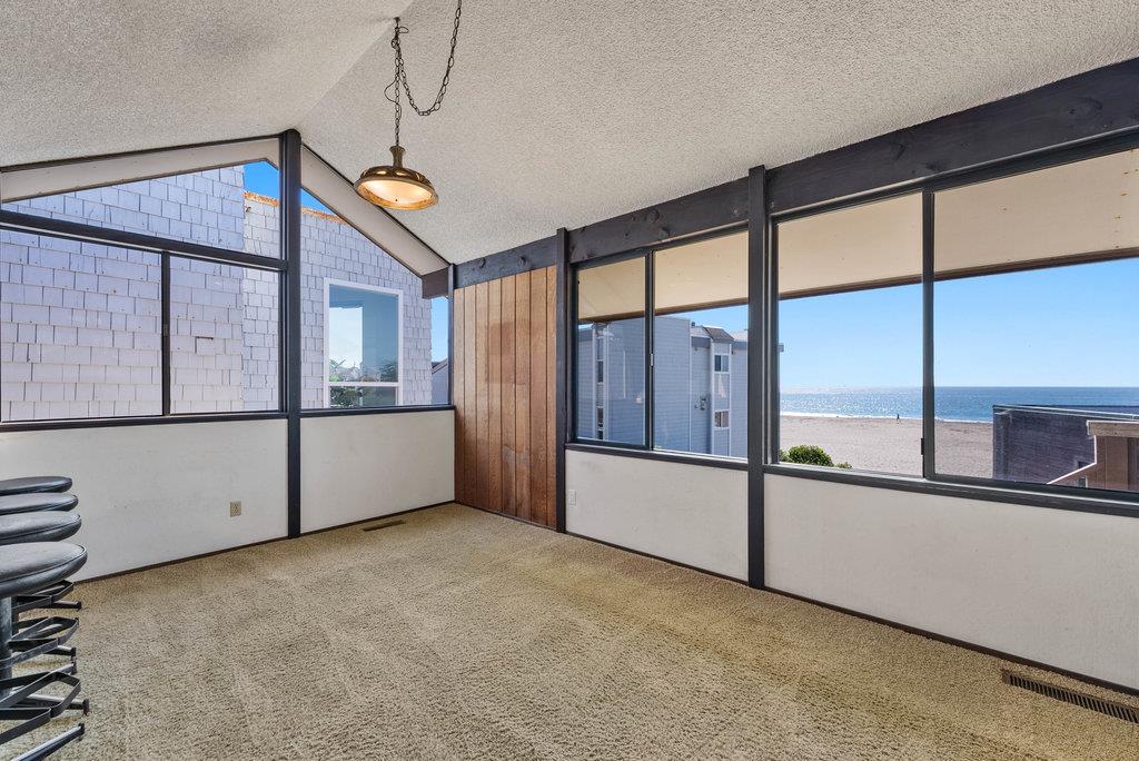 Detail Gallery Image 19 of 47 For 22104 E Cliff Dr, Santa Cruz,  CA 95062 - 3 Beds | 2 Baths