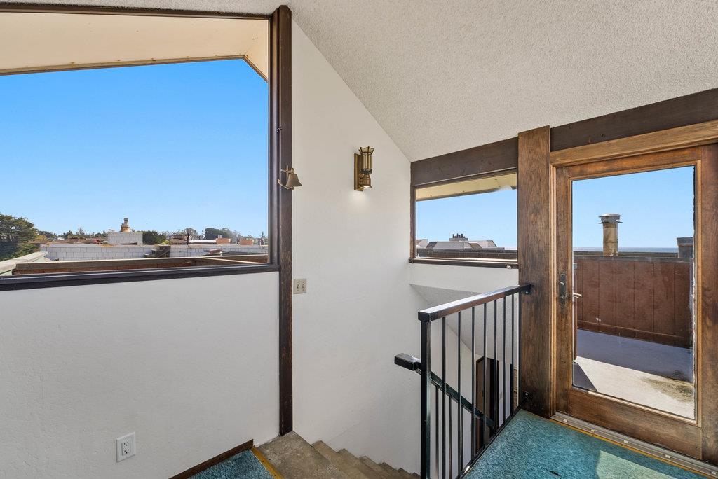 Detail Gallery Image 24 of 47 For 22104 E Cliff Dr, Santa Cruz,  CA 95062 - 3 Beds | 2 Baths