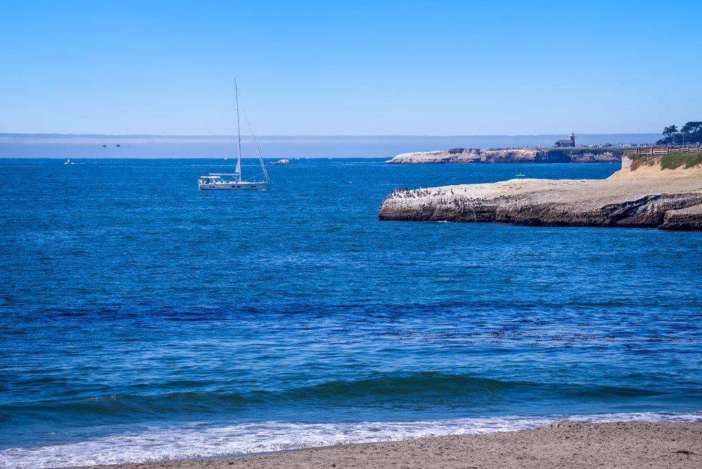 Detail Gallery Image 35 of 47 For 22104 E Cliff Dr, Santa Cruz,  CA 95062 - 3 Beds | 2 Baths