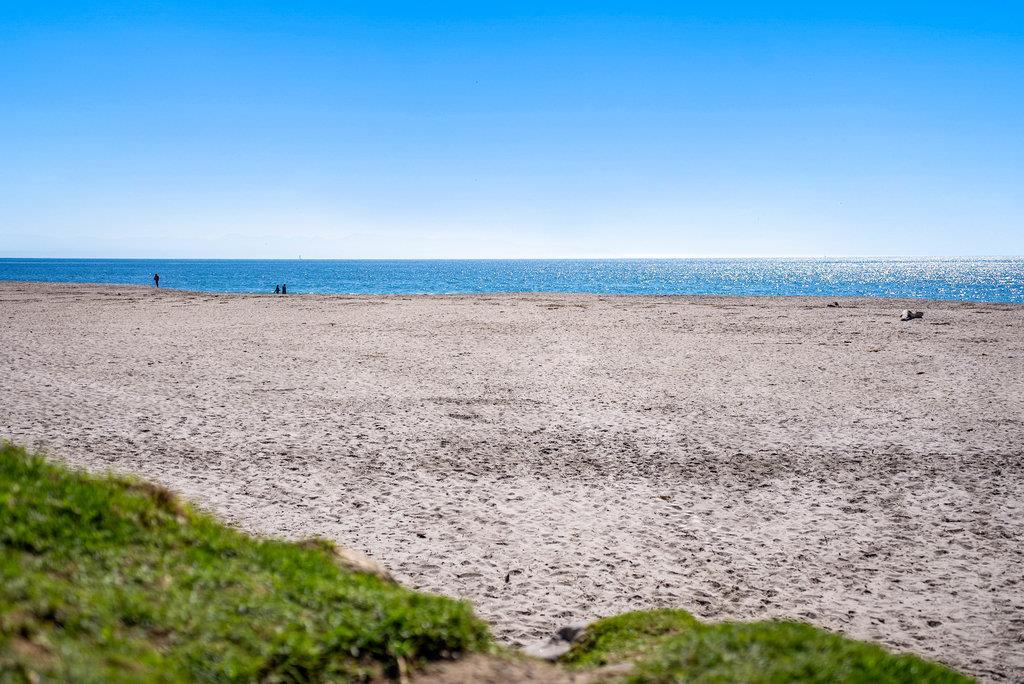 Detail Gallery Image 39 of 47 For 22104 E Cliff Dr, Santa Cruz,  CA 95062 - 3 Beds | 2 Baths