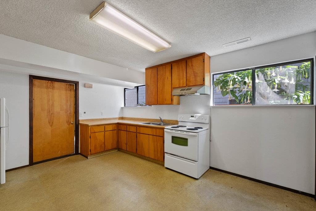 Detail Gallery Image 45 of 47 For 22104 E Cliff Dr, Santa Cruz,  CA 95062 - 3 Beds | 2 Baths