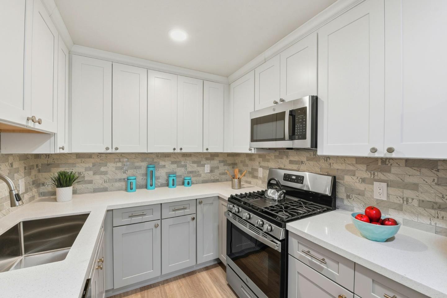 Detail Gallery Image 10 of 33 For 6384 Farm Hill Way, San Jose,  CA 95120 - 3 Beds | 2 Baths