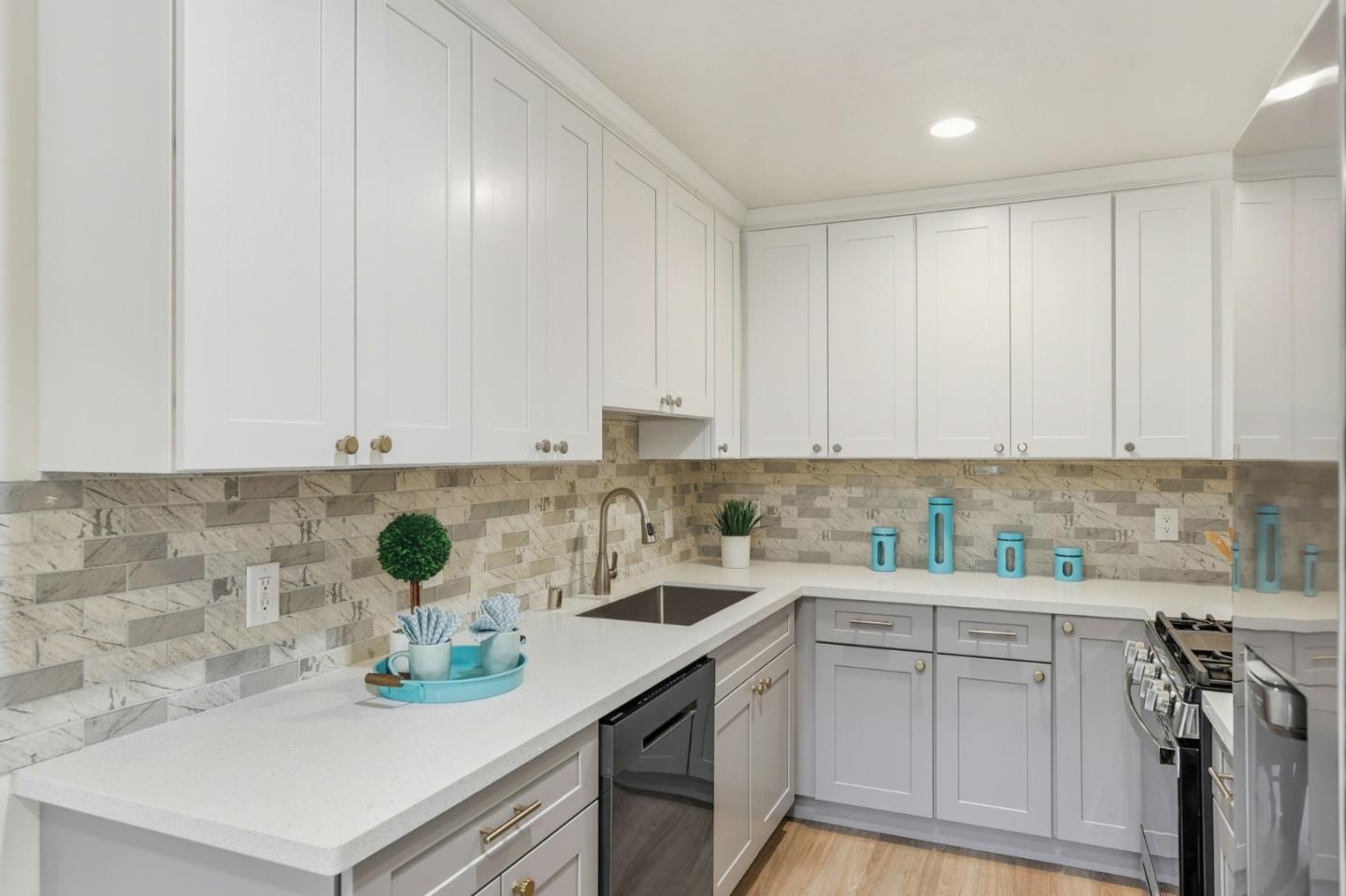 Detail Gallery Image 9 of 33 For 6384 Farm Hill Way, San Jose,  CA 95120 - 3 Beds | 2 Baths