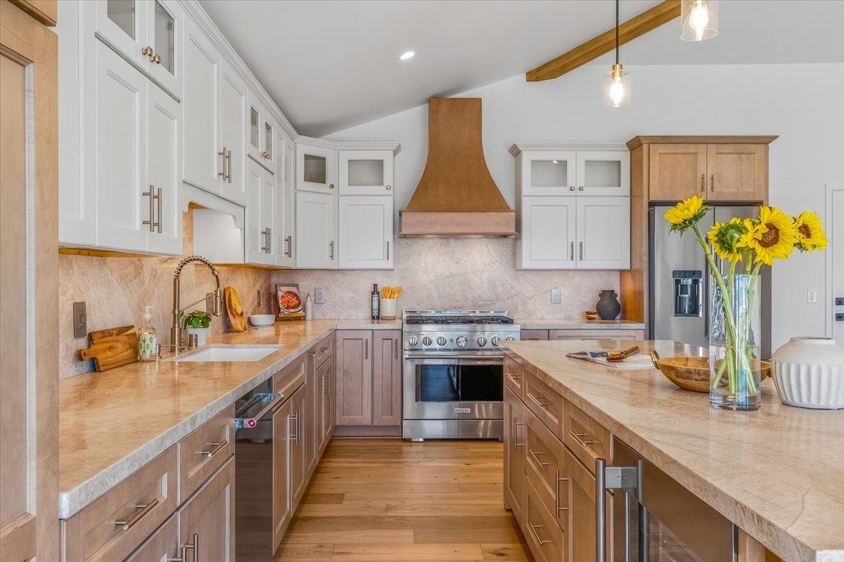 Detail Gallery Image 11 of 53 For 2828 Forest Hill Blvd, Pacific Grove,  CA 93950 - 3 Beds | 2 Baths