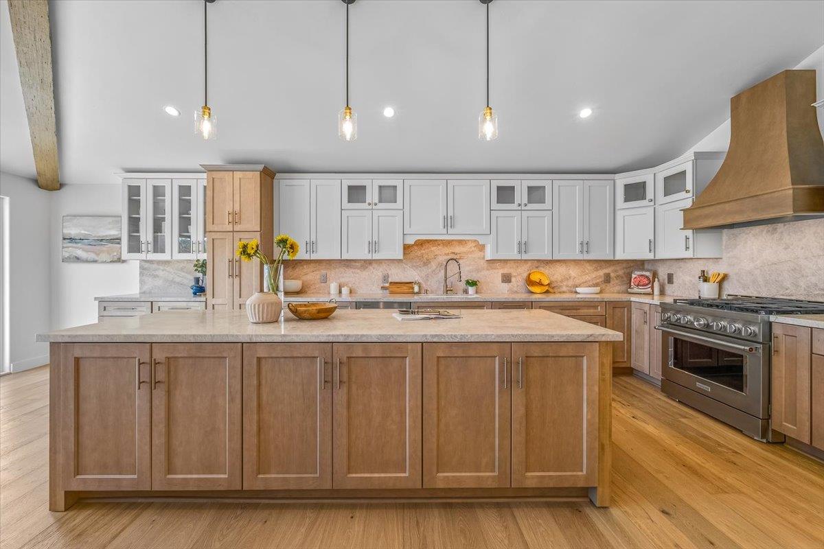 Detail Gallery Image 12 of 53 For 2828 Forest Hill Blvd, Pacific Grove,  CA 93950 - 3 Beds | 2 Baths