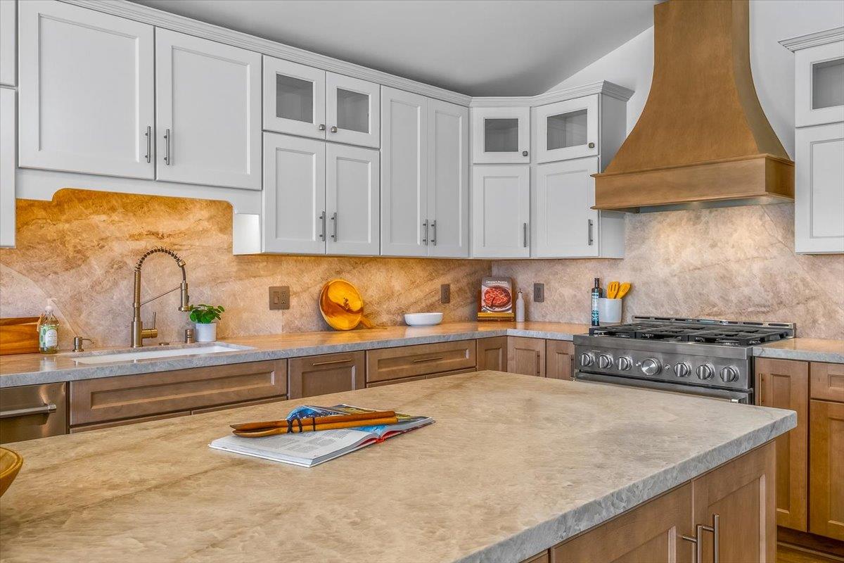 Detail Gallery Image 13 of 53 For 2828 Forest Hill Blvd, Pacific Grove,  CA 93950 - 3 Beds | 2 Baths