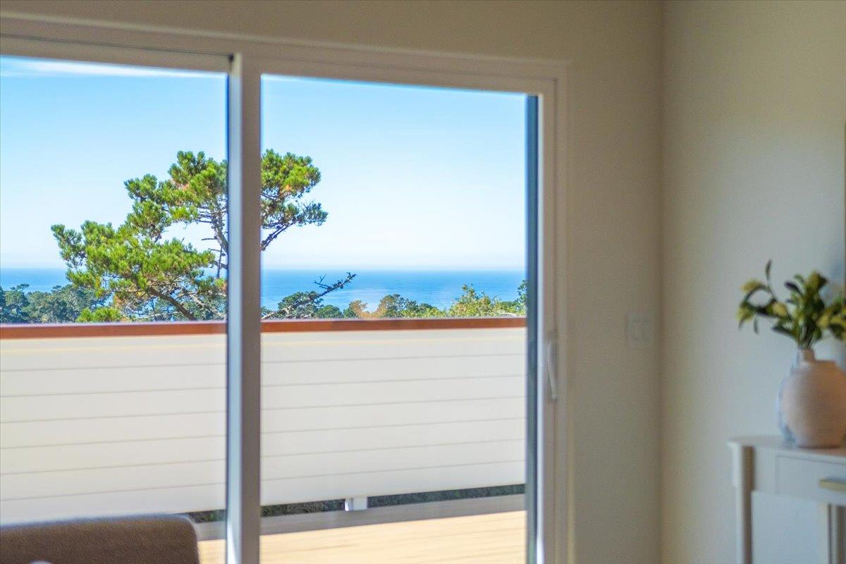 Detail Gallery Image 8 of 53 For 2828 Forest Hill Blvd, Pacific Grove,  CA 93950 - 3 Beds | 2 Baths