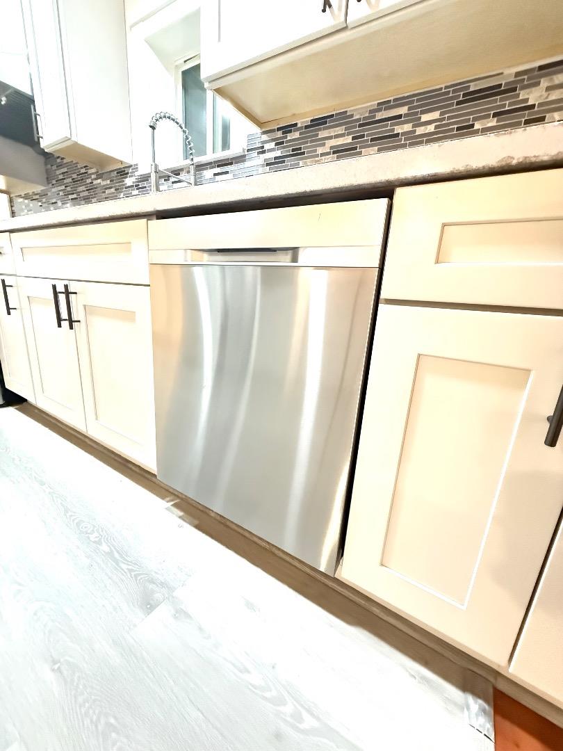 Detail Gallery Image 12 of 25 For 673 Hermitage Pl #673,  San Jose,  CA 95134 - 2 Beds | 2 Baths