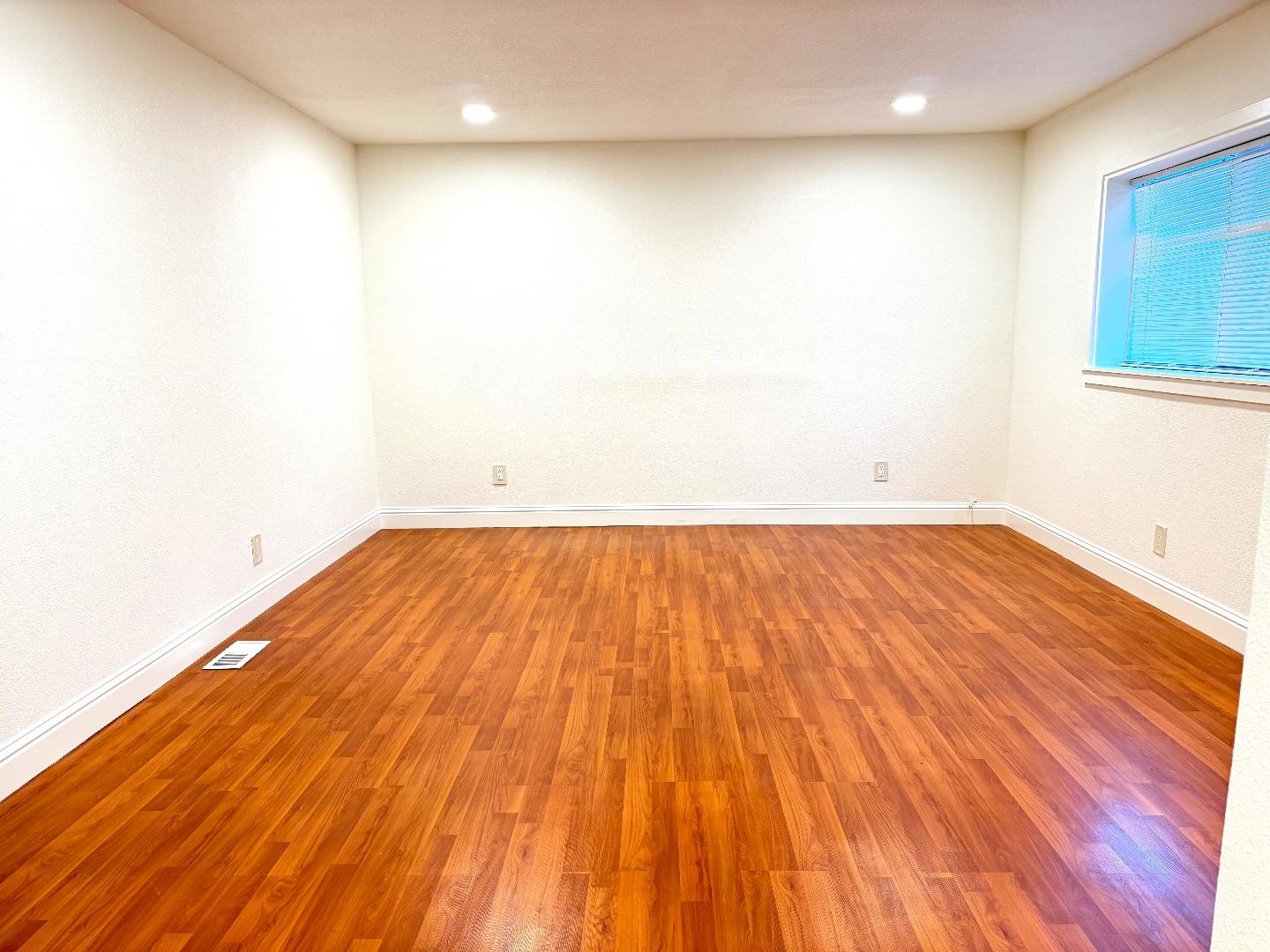 Detail Gallery Image 15 of 25 For 673 Hermitage Pl #673,  San Jose,  CA 95134 - 2 Beds | 2 Baths