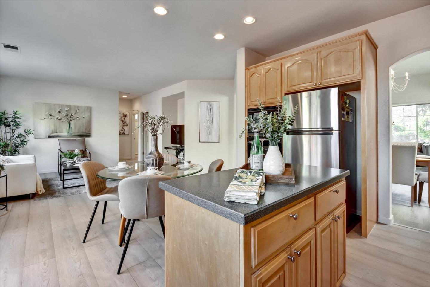 Detail Gallery Image 12 of 46 For 1496 Bellemeade St, San Jose,  CA 95131 - 5 Beds | 3 Baths