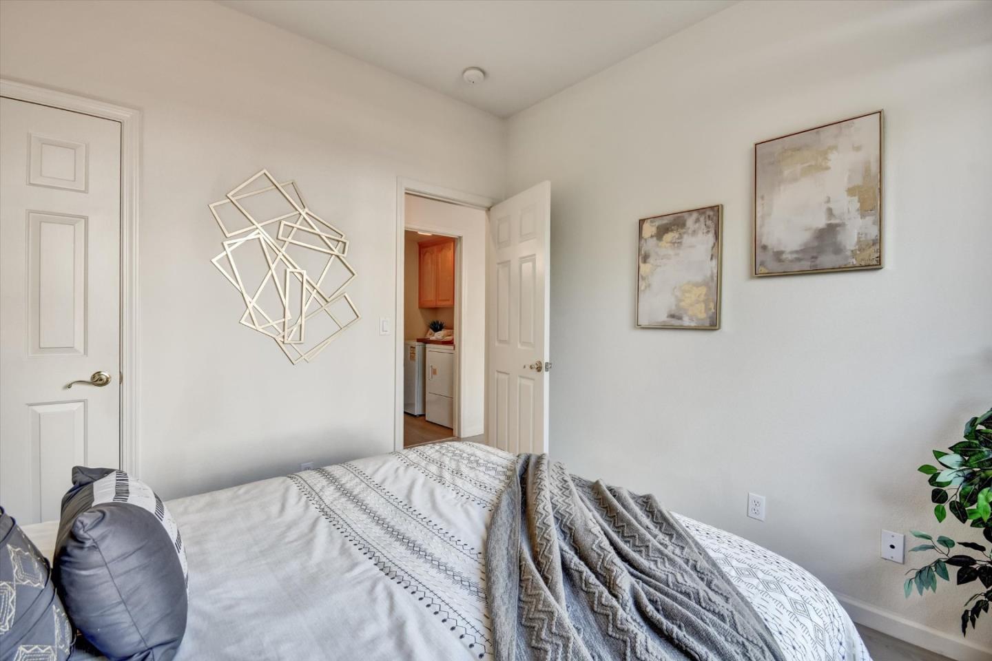 Detail Gallery Image 18 of 46 For 1496 Bellemeade St, San Jose,  CA 95131 - 5 Beds | 3 Baths