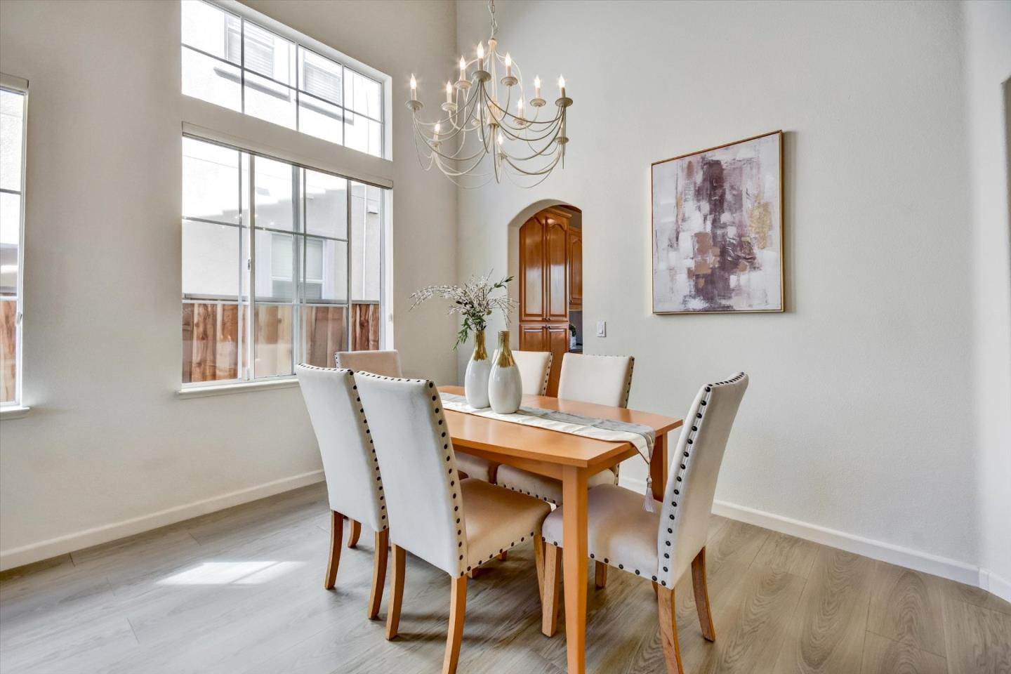 Detail Gallery Image 5 of 46 For 1496 Bellemeade St, San Jose,  CA 95131 - 5 Beds | 3 Baths