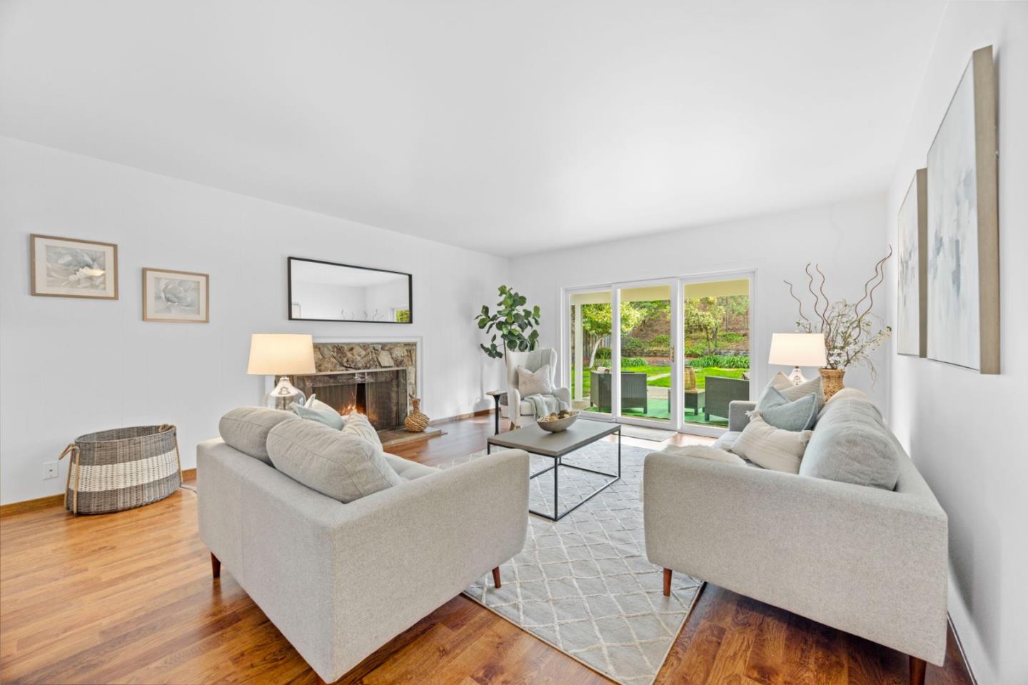 Detail Gallery Image 26 of 57 For 2713 Comstock Cir, Belmont,  CA 94002 - 5 Beds | 2/1 Baths