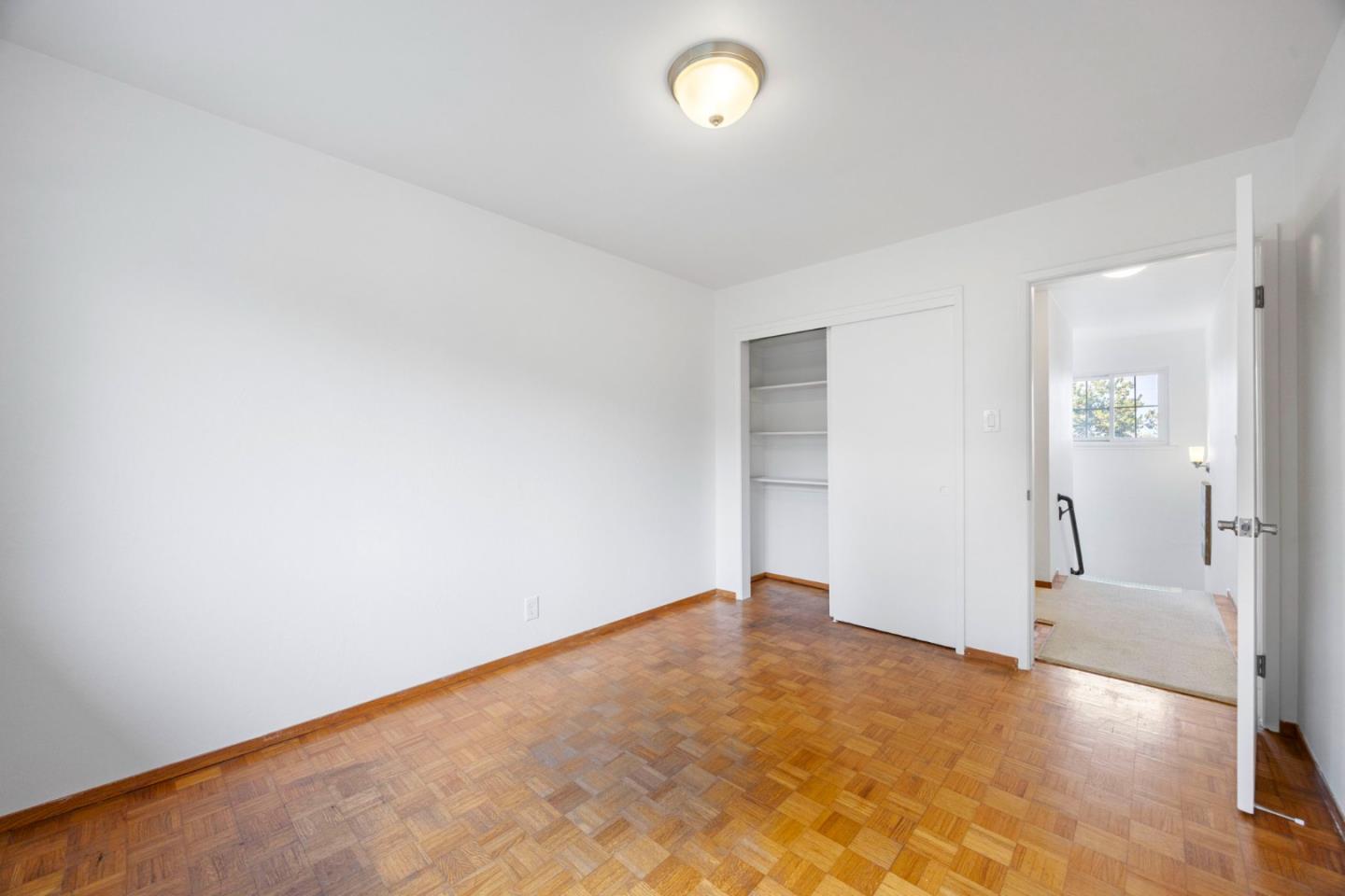 Detail Gallery Image 38 of 57 For 2713 Comstock Cir, Belmont,  CA 94002 - 5 Beds | 2/1 Baths