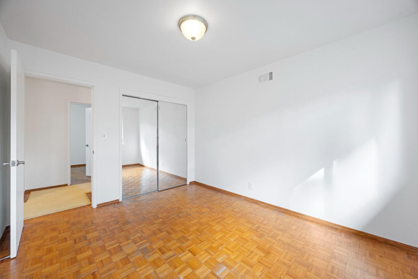 Detail Gallery Image 40 of 57 For 2713 Comstock Cir, Belmont,  CA 94002 - 5 Beds | 2/1 Baths