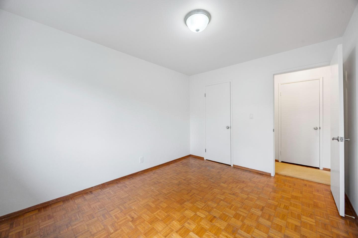 Detail Gallery Image 42 of 57 For 2713 Comstock Cir, Belmont,  CA 94002 - 5 Beds | 2/1 Baths