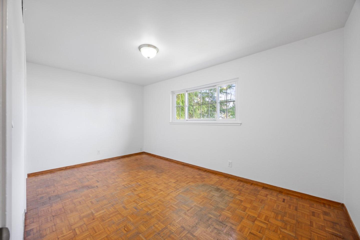 Detail Gallery Image 43 of 57 For 2713 Comstock Cir, Belmont,  CA 94002 - 5 Beds | 2/1 Baths