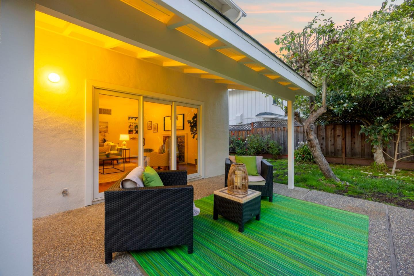 Detail Gallery Image 50 of 57 For 2713 Comstock Cir, Belmont,  CA 94002 - 5 Beds | 2/1 Baths