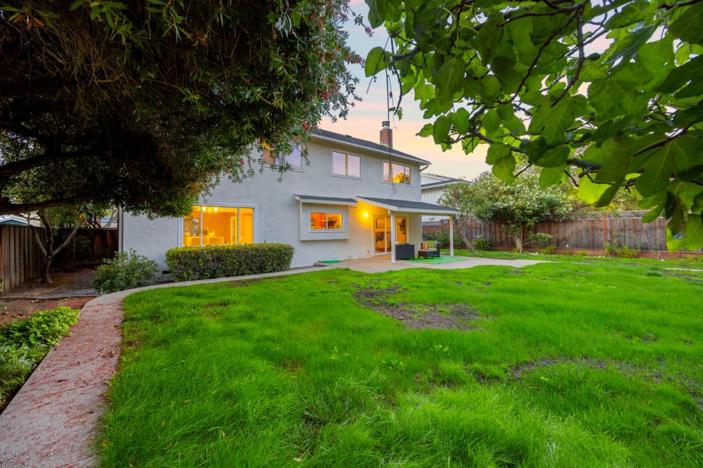 Detail Gallery Image 51 of 57 For 2713 Comstock Cir, Belmont,  CA 94002 - 5 Beds | 2/1 Baths