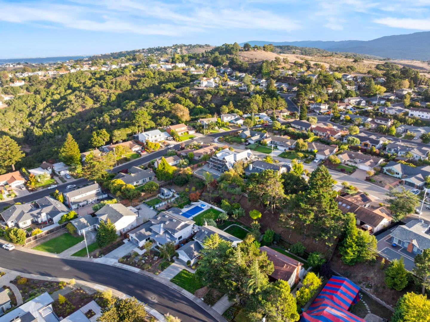 Detail Gallery Image 54 of 57 For 2713 Comstock Cir, Belmont,  CA 94002 - 5 Beds | 2/1 Baths