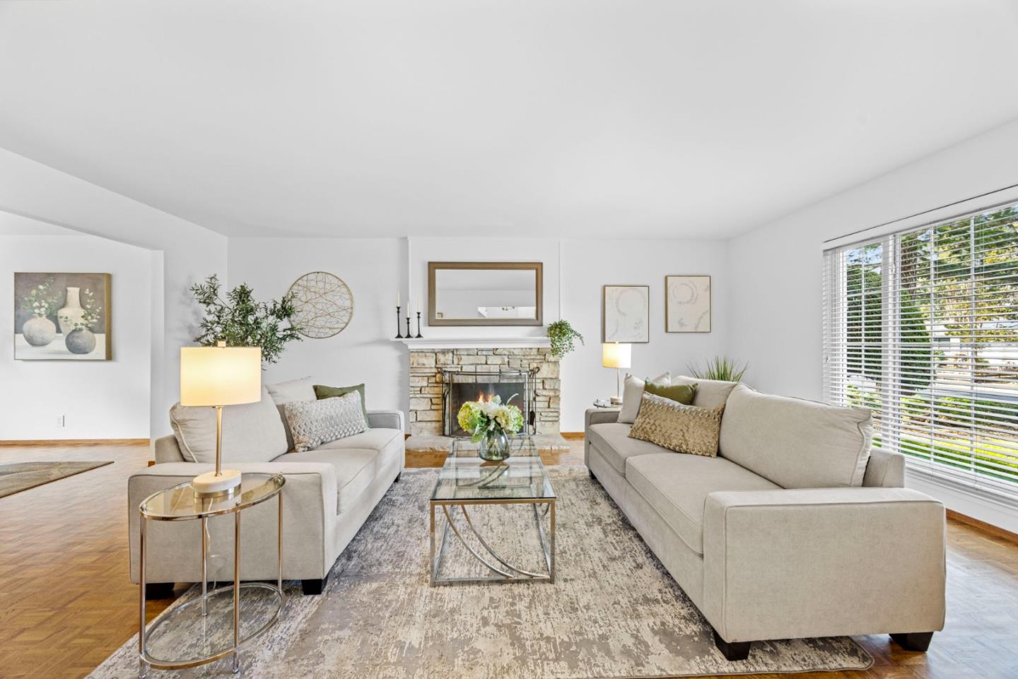 Detail Gallery Image 6 of 57 For 2713 Comstock Cir, Belmont,  CA 94002 - 5 Beds | 2/1 Baths