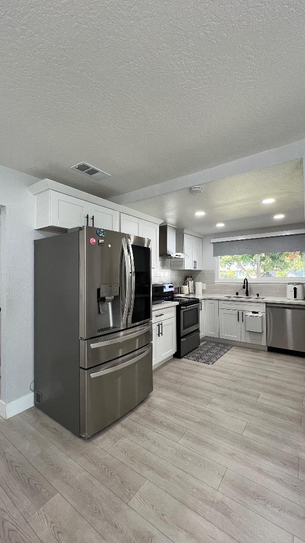 Detail Gallery Image 10 of 34 For 182 Rose Dr, Milpitas,  CA 95035 - 3 Beds | 2 Baths