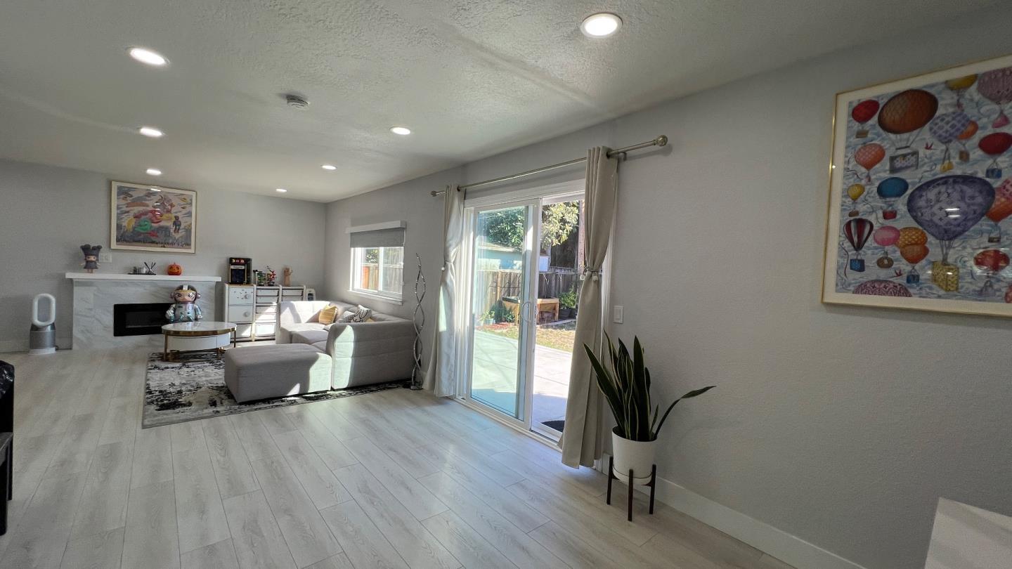 Detail Gallery Image 12 of 34 For 182 Rose Dr, Milpitas,  CA 95035 - 3 Beds | 2 Baths