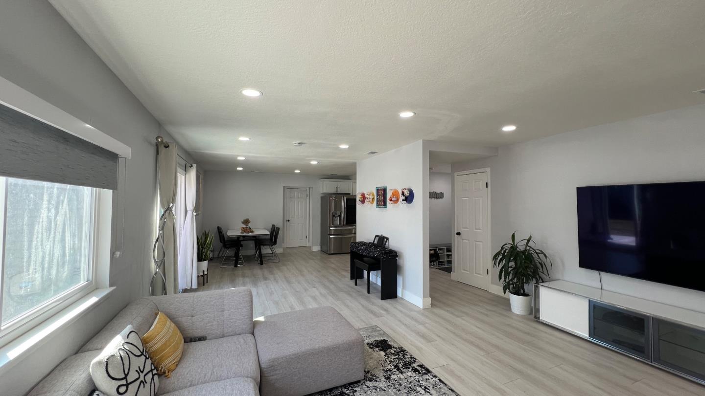 Detail Gallery Image 9 of 34 For 182 Rose Dr, Milpitas,  CA 95035 - 3 Beds | 2 Baths