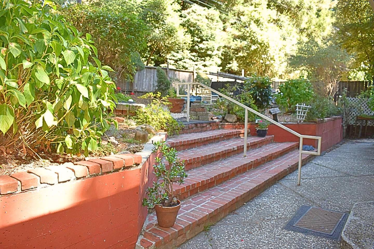 Detail Gallery Image 3 of 35 For 160 Nellie Ln, Boulder Creek,  CA 95006 - 3 Beds | 2 Baths