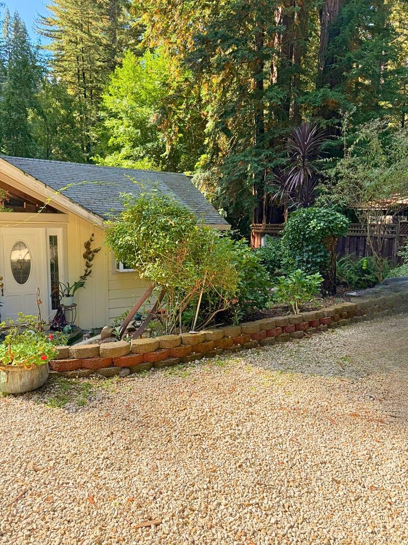 Detail Gallery Image 4 of 35 For 160 Nellie Ln, Boulder Creek,  CA 95006 - 3 Beds | 2 Baths