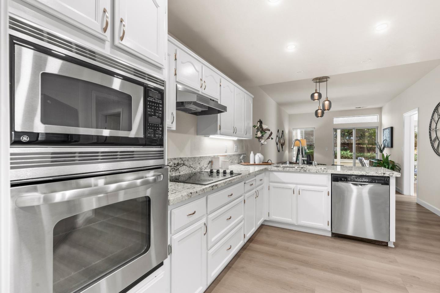 Detail Gallery Image 12 of 37 For 7742 Kilmarnok Dr, San Jose,  CA 95135 - 2 Beds | 2 Baths