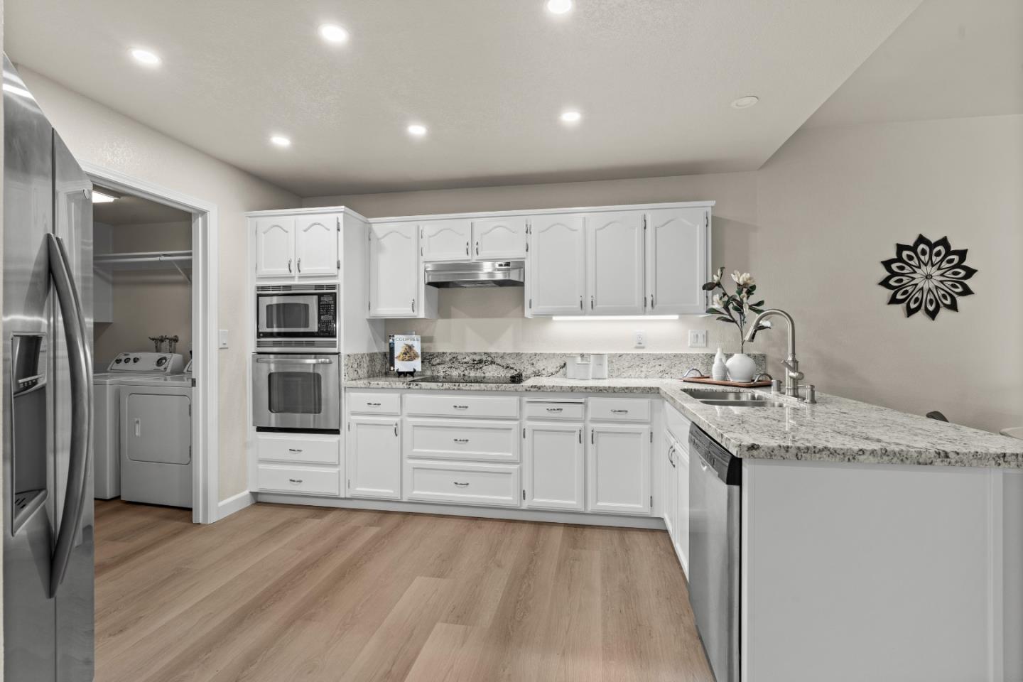 Detail Gallery Image 13 of 37 For 7742 Kilmarnok Dr, San Jose,  CA 95135 - 2 Beds | 2 Baths