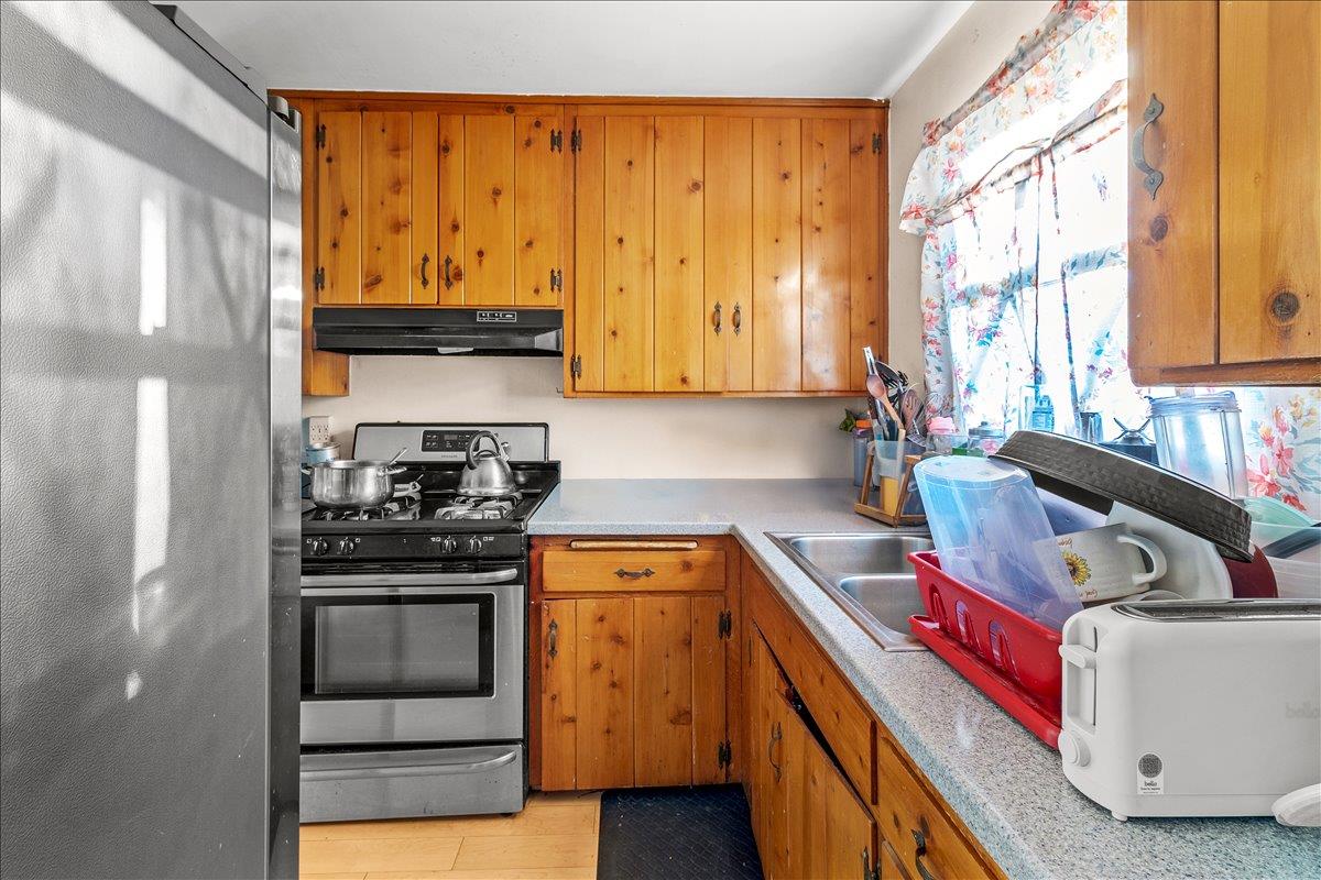 Detail Gallery Image 16 of 34 For 791 El Camino Paraiso, Hollister,  CA 95023 - 3 Beds | 1/1 Baths