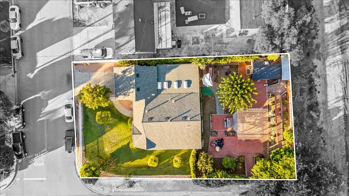 Detail Gallery Image 2 of 34 For 791 El Camino Paraiso, Hollister,  CA 95023 - 3 Beds | 1/1 Baths