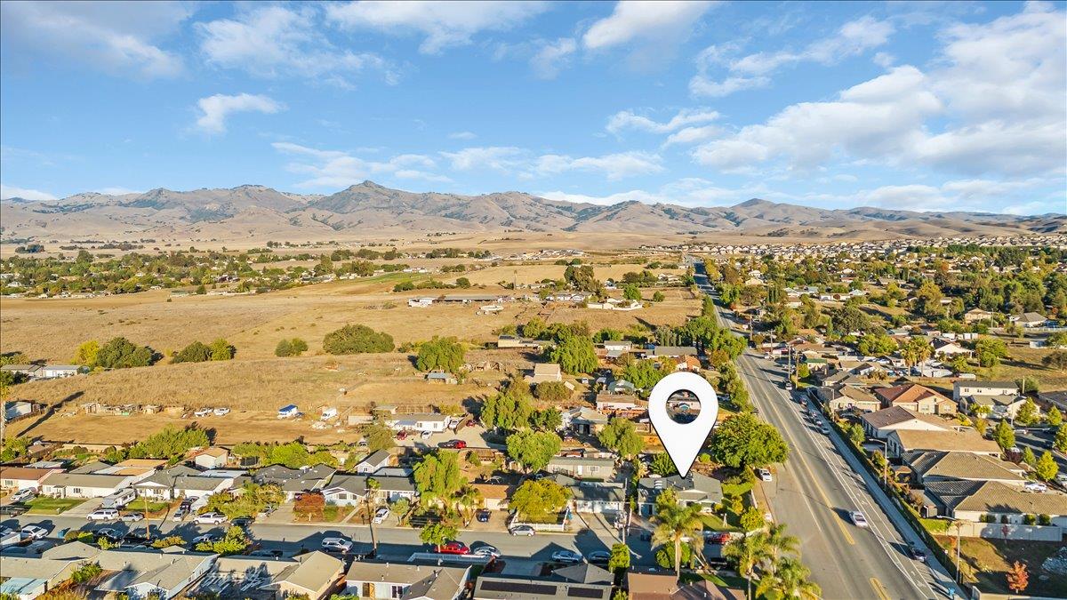 Detail Gallery Image 3 of 34 For 791 El Camino Paraiso, Hollister,  CA 95023 - 3 Beds | 1/1 Baths