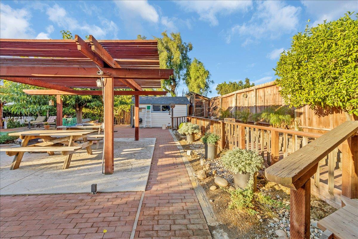 Detail Gallery Image 30 of 34 For 791 El Camino Paraiso, Hollister,  CA 95023 - 3 Beds | 1/1 Baths