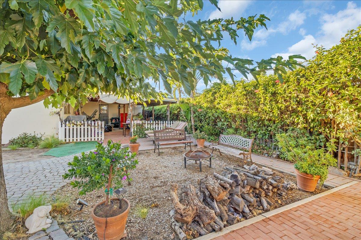 Detail Gallery Image 33 of 34 For 791 El Camino Paraiso, Hollister,  CA 95023 - 3 Beds | 1/1 Baths