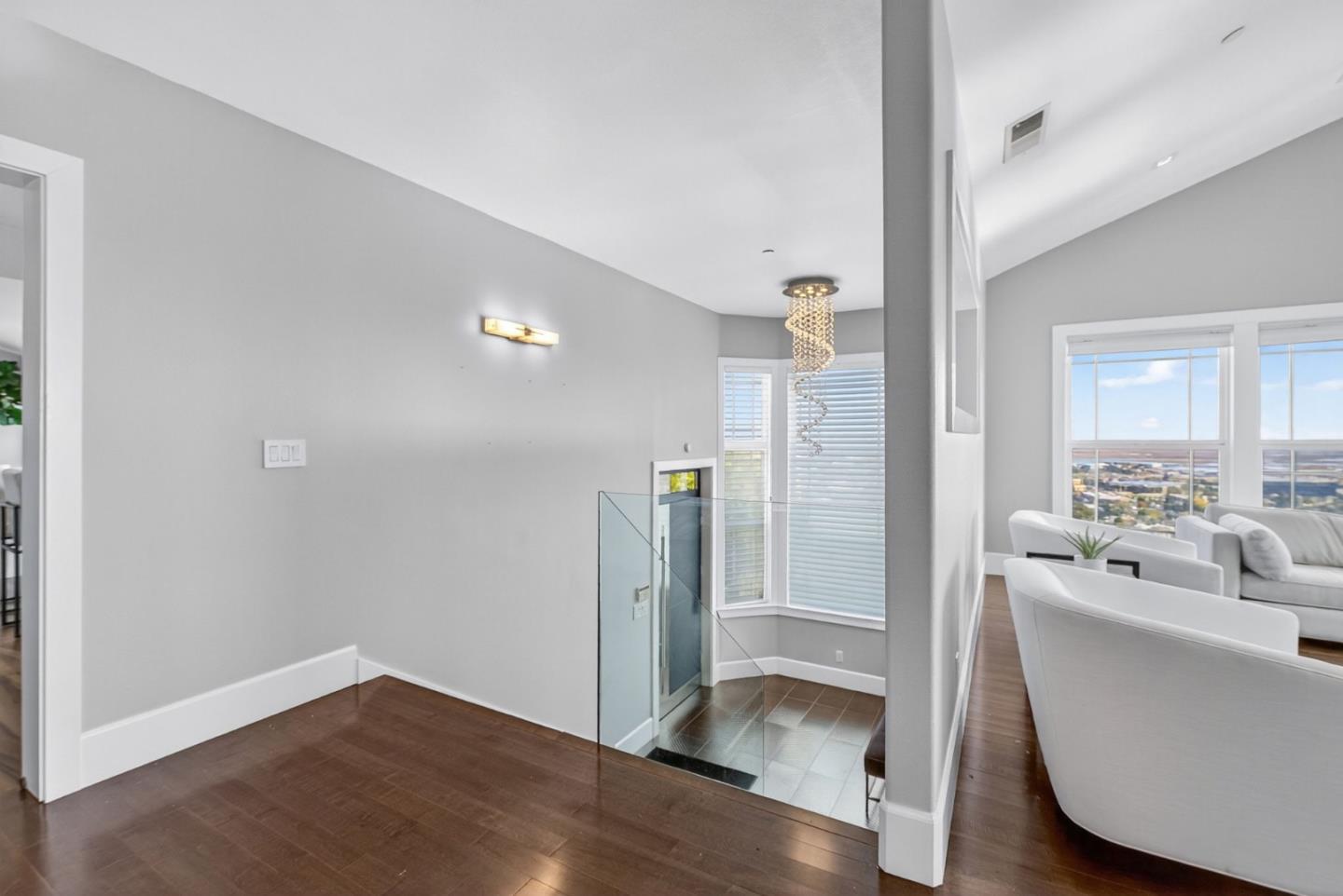 Detail Gallery Image 12 of 105 For 58 Hillcrest Rd, San Carlos,  CA 94070 - 4 Beds | 3/1 Baths